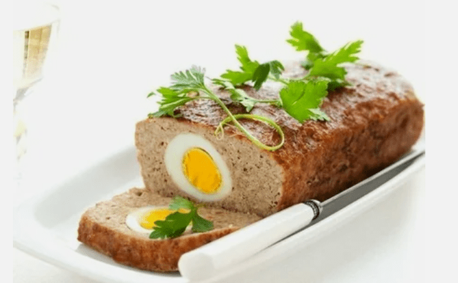 Rotolare di carne con un uovo sulla dieta di Ducan